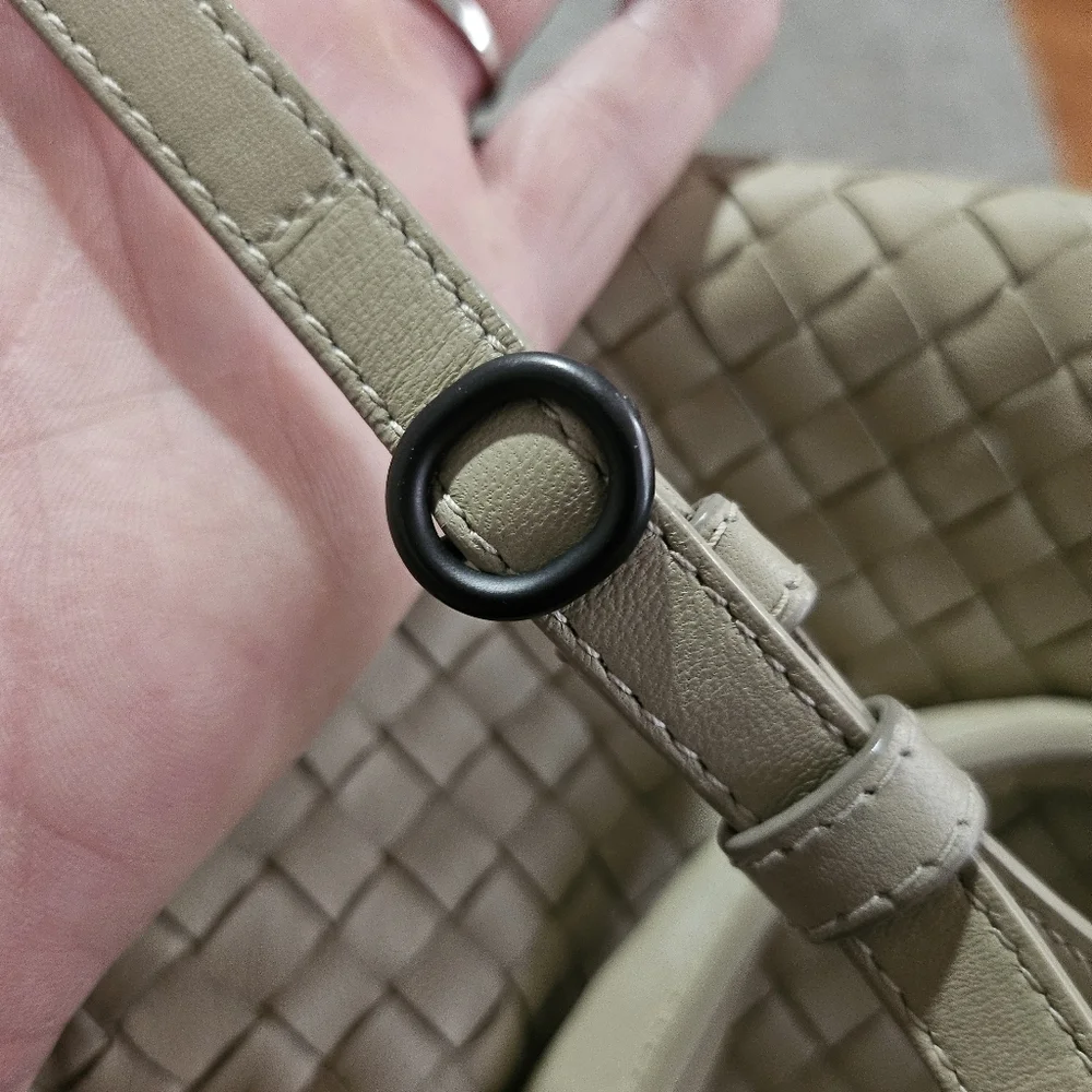 Bottega Veneta Intrecciato Leather Satchel / Crossbody – Beige (Mirror Included)